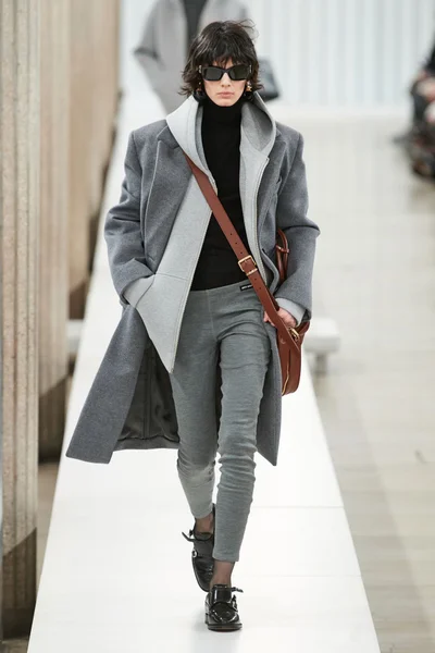 Look 15